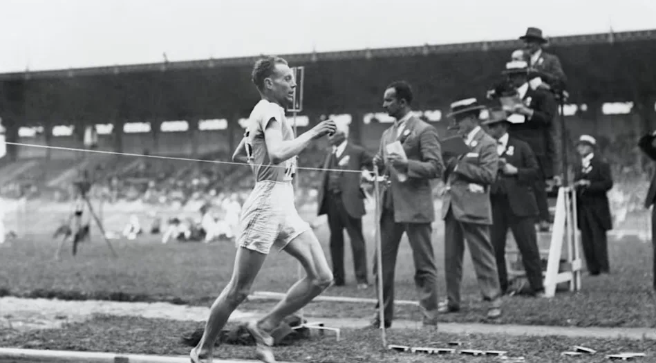 Paavo Nurmi crossing the finish line at the 1924 Paris Olympics